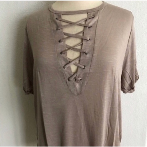 BLOWOUT! LAST ONE! Laced up tee - Picture 2 of 3